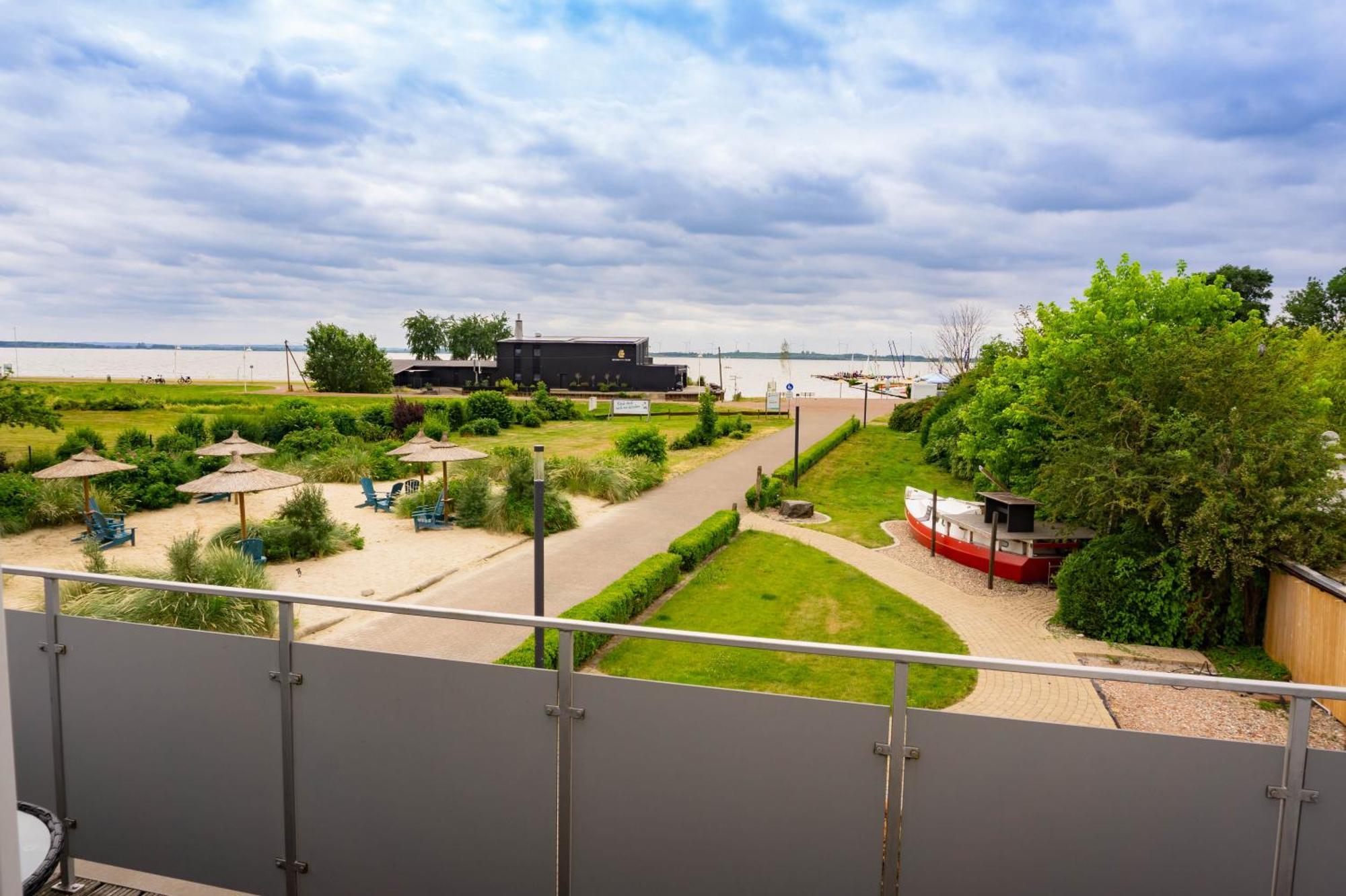 Apartamento Haus Strandglueck - Urlaub Mit Blick Auf Den Duemmer See Lembruch Exterior foto